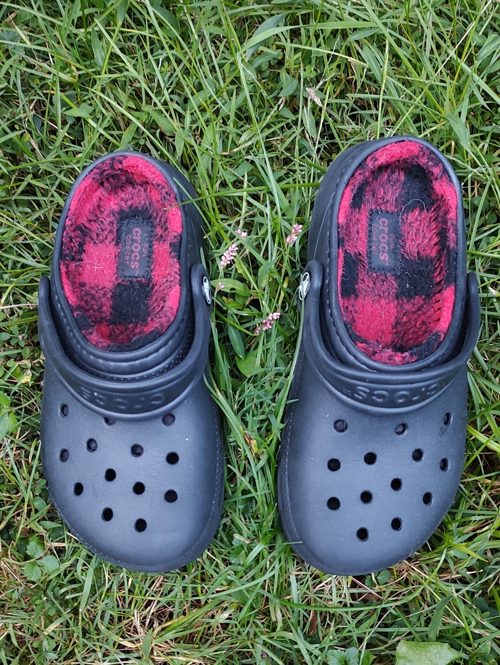 CROCS Kids Classic Clog with Red Plaid Fleece Lining - Black Size J1